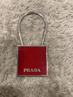 PRADA ブラック キーホルダー チャーム スクエア型 M715 - メルカリ