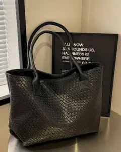ブラック編み込みトートバッグ