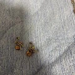 クロエパドロック キーモチーフ ピアス ゴールドカラー