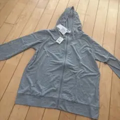 NAVY. UVカット ジップアップパーカー グレー L 新品のサムネイル