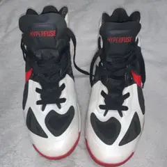 バッシュ スニーカー