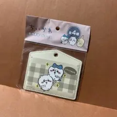 ちいかわ　窓付き　カードケース　（　ちいかわ　ハチワレ　）