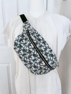 リバティプリント　ケイティーズ　 ハンドメイド　ボディバッグ・ウエストポーチ