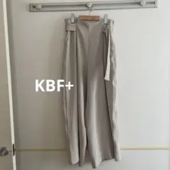 KBF+ タックワイドパンツ　フリーサイズ