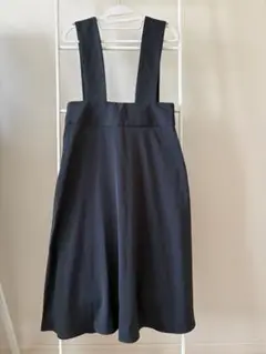 黒 サロペットスカート