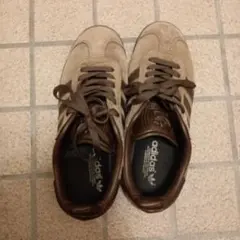 スニーカー アディダス