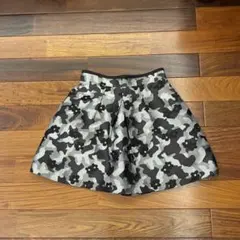 ミニスカートのサムネイル