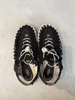KEEN UNEEK サンダル ブラックのサムネイル