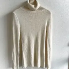 エクリュフィル　リブタートルネックニット　オフホワイト　M