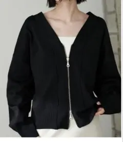 未使用　LARUTA 黒 ポリニットコンパクトダブルジップカーディガンF