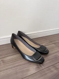 artemis by DIANA バックル付きパンプス 黒