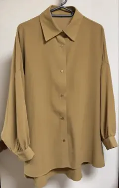 ベージュ マスタード　ドルマン袖シャツ