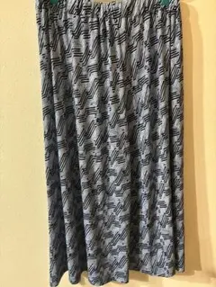 CAROUGE新品青と黒の幾何学模様 ガウチョパンツ