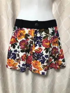 ２２６　d.i.a 花柄　ミニスカート　☆☆