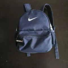 NIKE キッズ リュック ネイビーのサムネイル