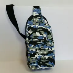 [新品]スタースタッズ　ショルダーバック　青　迷彩　ボディーバック　斜め
