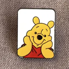 ピンバッジ　クマのプーさん