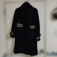 美・グレース　黒白刺繍　Mカシミア混のサムネイル