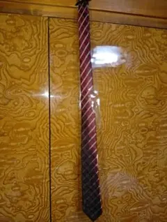 ノーブランド　ネクタイ　えんじ色