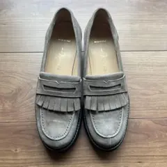 銀座かねまつ　スエード フリンジ ローファー　グレー　グレージュ　24.0