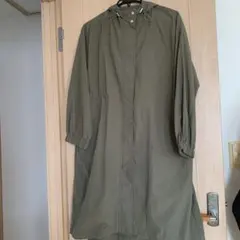 オリーブグリーン ロングコート フード付き