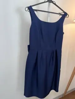 ドレス　バックリボン　ノースリーブ
