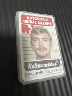レア商品　Notorious Serial Killers Card Game