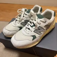 ニューバランスグリーン