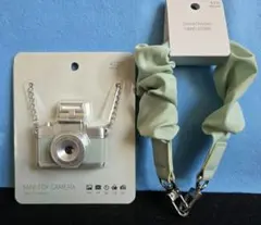3COINS　ミニトイカメラ　ハンドストラップセット　グリーン