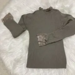 リブ編みベージュニット 長袖 フリル付き