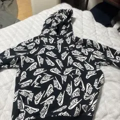 NIKE 総柄ロゴ プルオーバーパーカー ブラック S