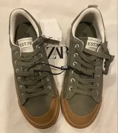 新品未使用ZARA キッズ スニーカー カーキ 36のサムネイル