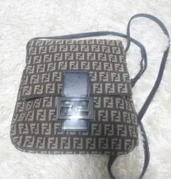FENDI フェンディ ショルダーバッグ マンマバケット ズッカ柄 FF柄