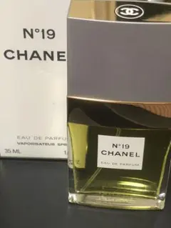 未使用保管品　CHANEL No.19 オーデパァルファン　スプレー　値下げ