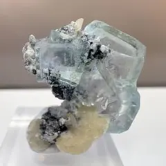 2026年最新】フローライト 母岩の人気アイテム - メルカリ