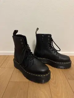 Dr. Martens ブラックプラットフォームブーツ 39 8ホール厚底 - メルカリ