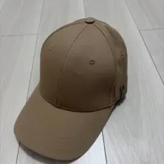サイドロゴ ベースボールキャップ ベージュ　varzar
