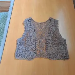 グレーベージュ クロシェ編み ベスト