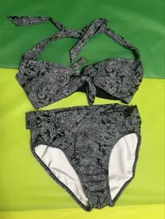 【日本製】L'evail Resort ペイズリー柄ビキニ 9M パット付きのサムネイル