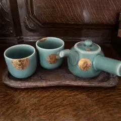 陶器製箱　菊の御紋　印銘あり　820 新品 菊の御紋入り 文箱 漆器 松 文箱 褒章 叙勲 道具箱 小物
