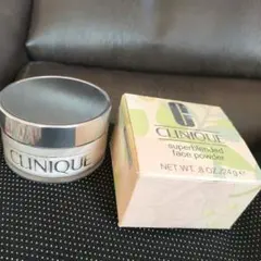 CLINIQUE　スーパーブレンデッドフェイスパウダー05　24グラムのサムネイル