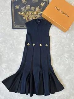 美品✨️Louis Vuitton アイレットエッジドレス ワンショルダー 38 美品✨️Louis Vuitton アイレットエッジドレス ワンショルダー 38
