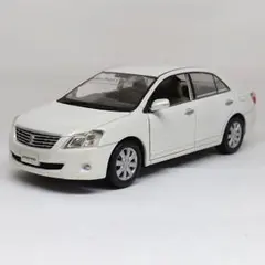 トヨタ サイ SAI ホワイトパール カラーサンプルミニカー 1/30色見本