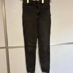 ブラック スキニーパンツ