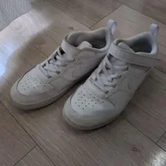 Nike 22cm ホワイト スニーカー ベルクロストラップ付き