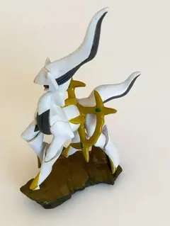 【非売品】✨Pokémon✨アルセウス✨フィギュア✨高さ約8.5cm✨