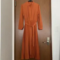 オレンジ プリーツ 長袖 ワンピース