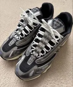 New Balance 1000 ブラック/シルバー28.5のサムネイル