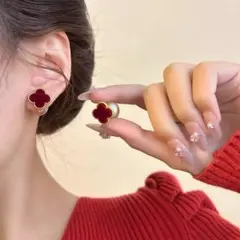 N6730 クローバーモチーフピアス　パールキャッチ　両耳用　レディースピアス
