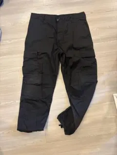 ブラック カーゴパンツ 複数ポケット